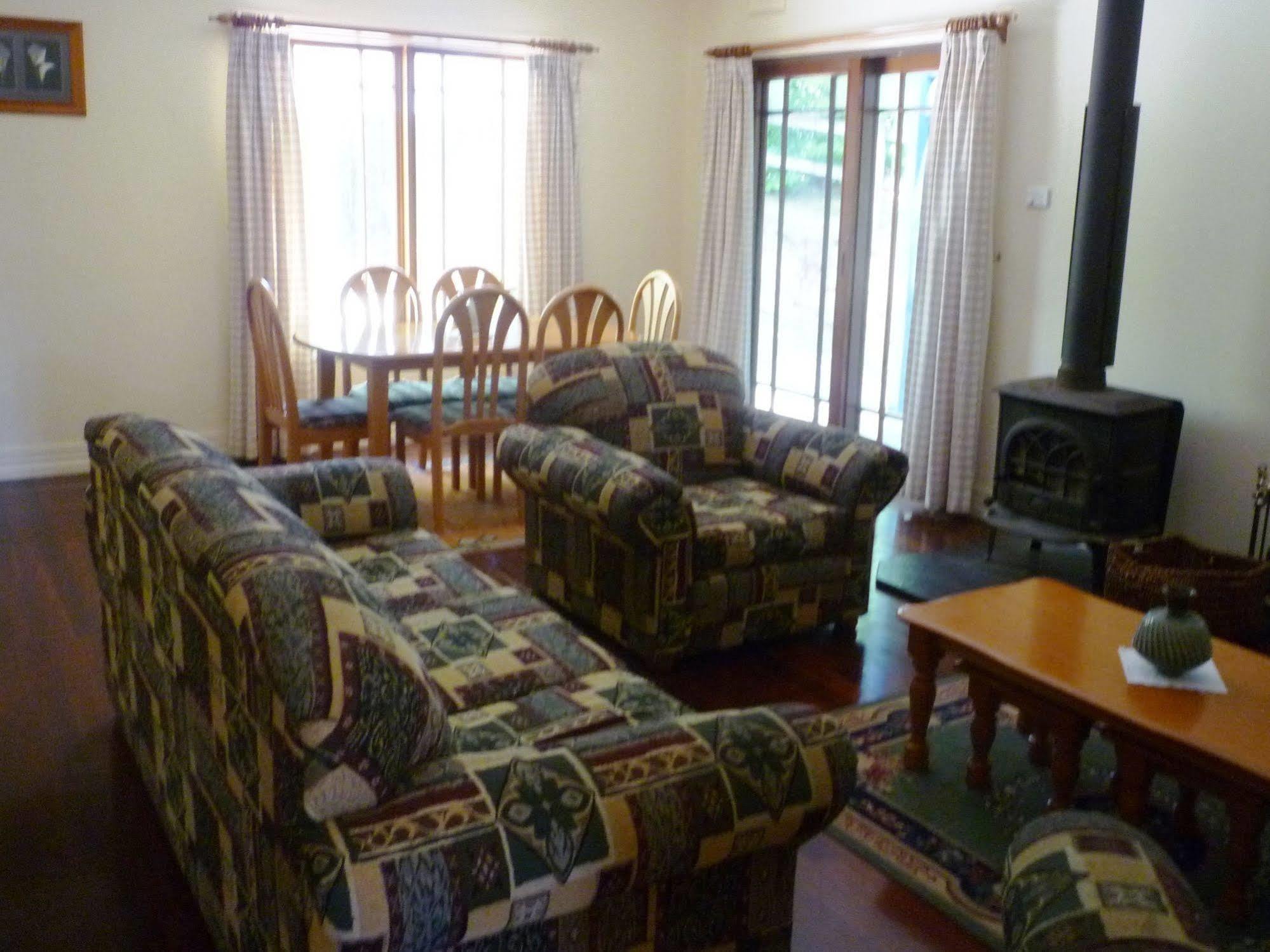 Whispering Pines Cottages Wentworth Falls Bagian luar foto