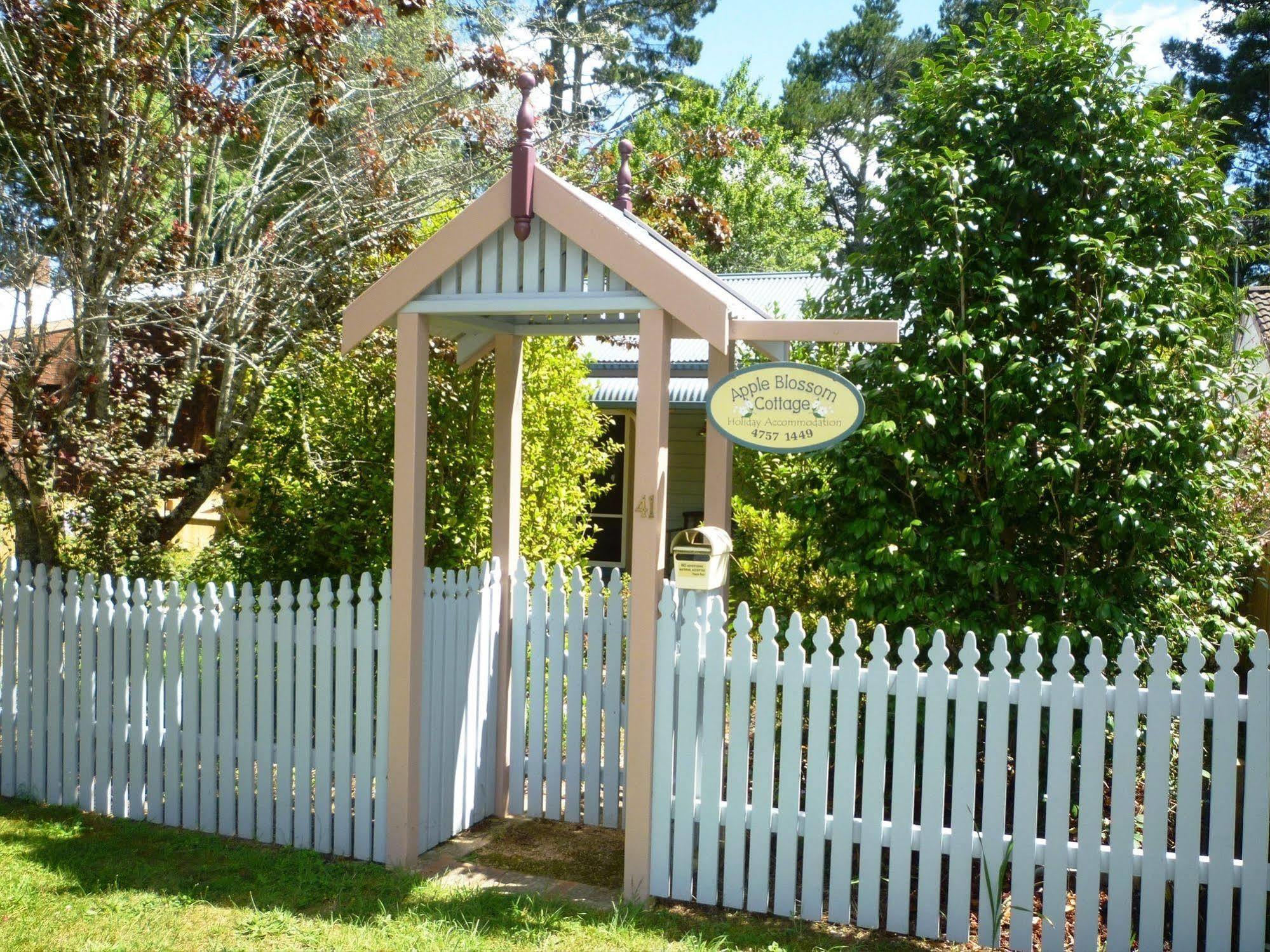 Whispering Pines Cottages Wentworth Falls Bagian luar foto