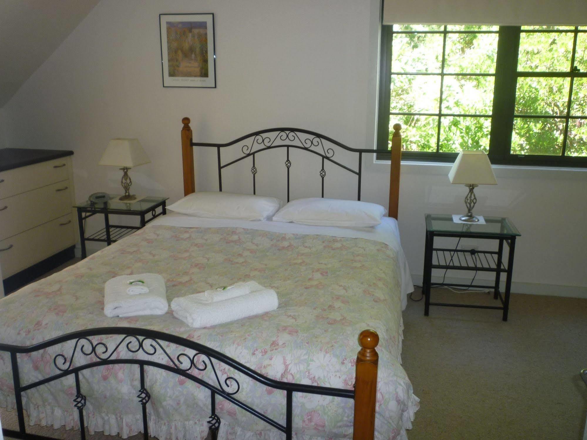 Whispering Pines Cottages Wentworth Falls Bagian luar foto